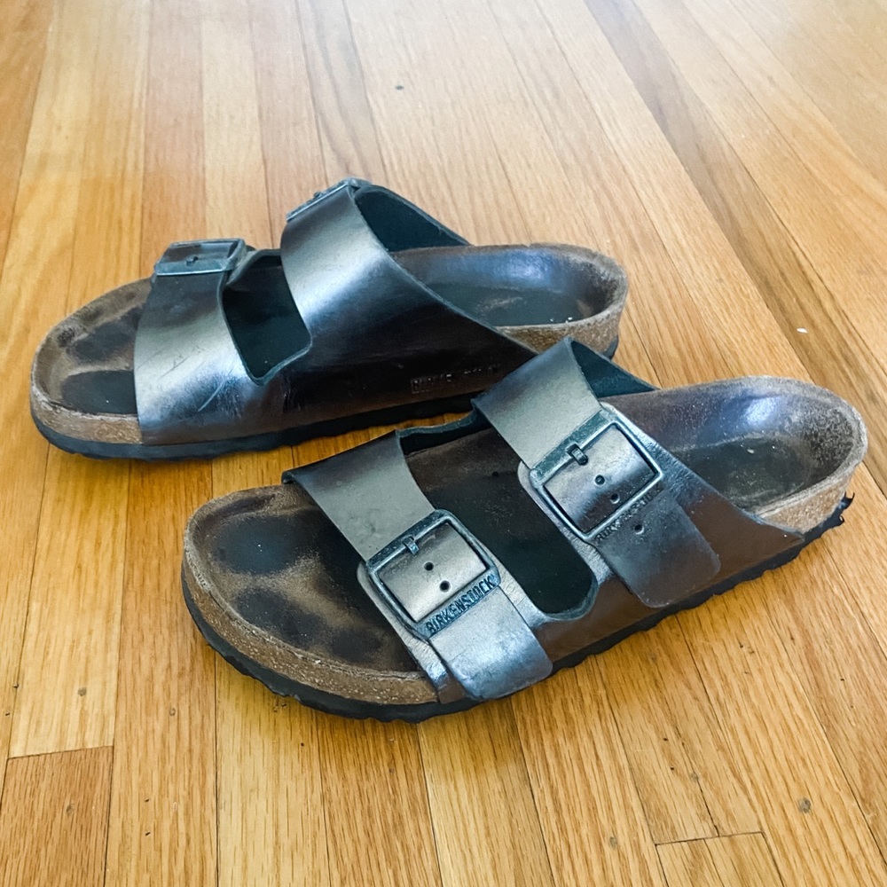 Birkenstock Arizona size 39 (US W 8-8.5)